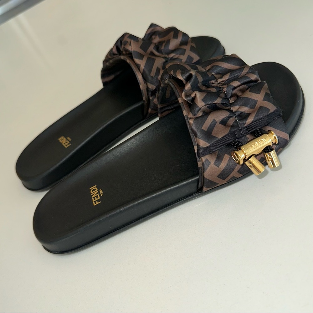 Fendi Slides - Picture 4 of 8